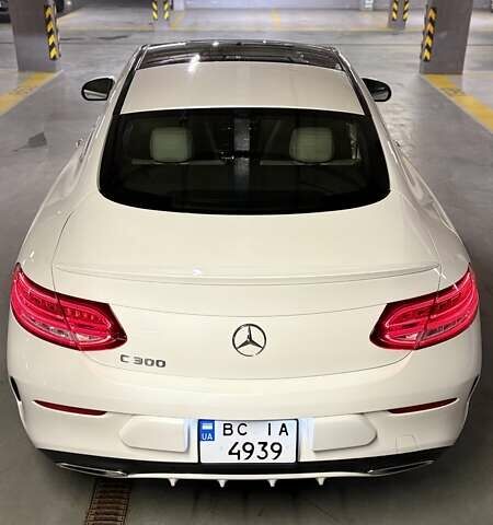 Белый Мерседес Ц-Класс, объемом двигателя 1.99 л и пробегом 105 тыс. км за 26500 $, фото 6 на Automoto.ua