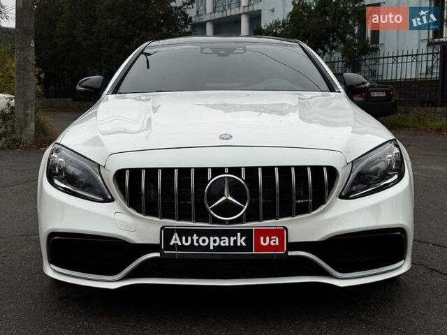 Білий Мерседес Ц-Клас, об'ємом двигуна 3 л та пробігом 88 тис. км за 30740 $, фото 3 на Automoto.ua