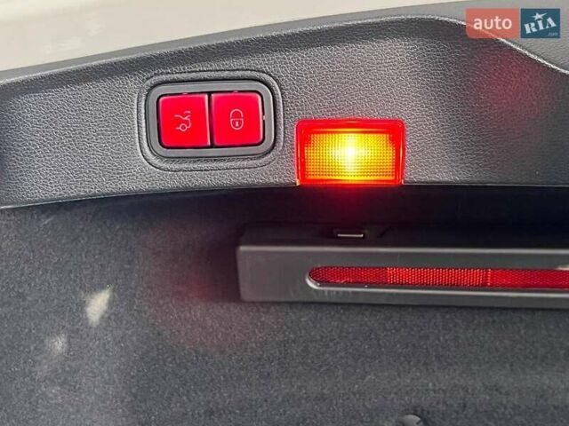 Белый Мерседес Ц-Класс, объемом двигателя 1.99 л и пробегом 150 тыс. км за 23500 $, фото 7 на Automoto.ua