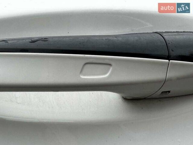 Білий Мерседес Ц-Клас, об'ємом двигуна 3 л та пробігом 88 тис. км за 30740 $, фото 21 на Automoto.ua