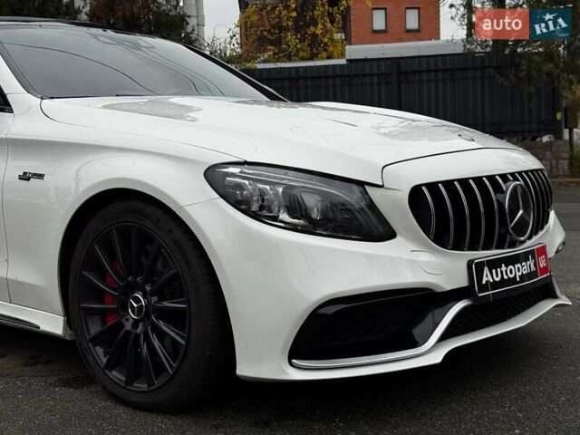 Білий Мерседес Ц-Клас, об'ємом двигуна 3 л та пробігом 88 тис. км за 30740 $, фото 5 на Automoto.ua