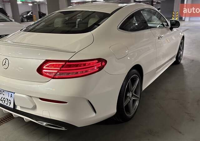 Белый Мерседес Ц-Класс, объемом двигателя 1.99 л и пробегом 105 тыс. км за 26500 $, фото 4 на Automoto.ua