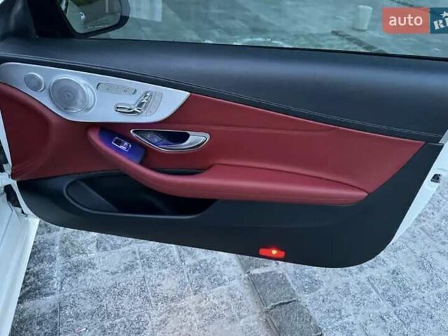 Белый Мерседес Ц-Класс, объемом двигателя 1.99 л и пробегом 135 тыс. км за 28500 $, фото 13 на Automoto.ua