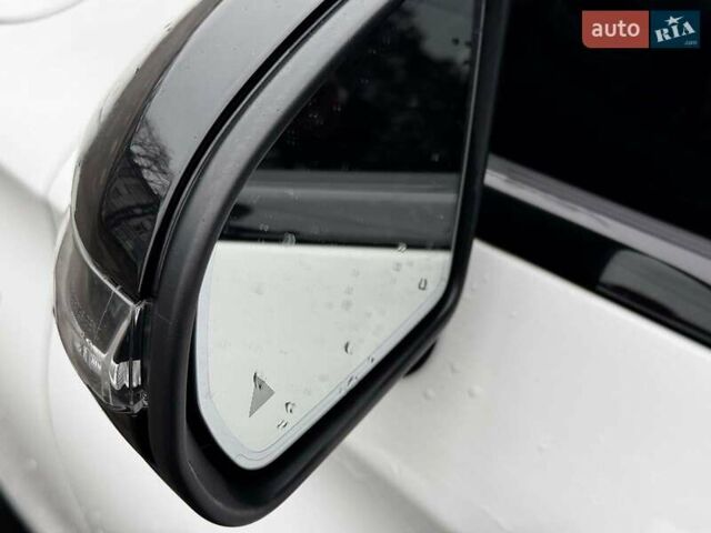 Білий Мерседес Ц-Клас, об'ємом двигуна 3 л та пробігом 88 тис. км за 30740 $, фото 22 на Automoto.ua