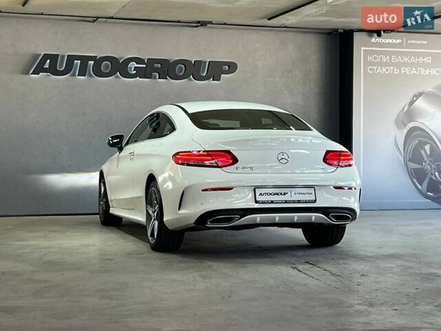Белый Мерседес Ц-Класс, объемом двигателя 1.99 л и пробегом 150 тыс. км за 23500 $, фото 4 на Automoto.ua