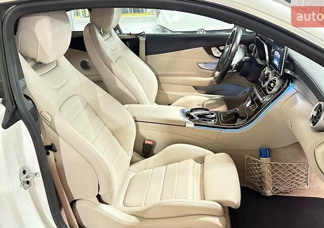 Белый Мерседес Ц-Класс, объемом двигателя 1.99 л и пробегом 105 тыс. км за 26500 $, фото 16 на Automoto.ua