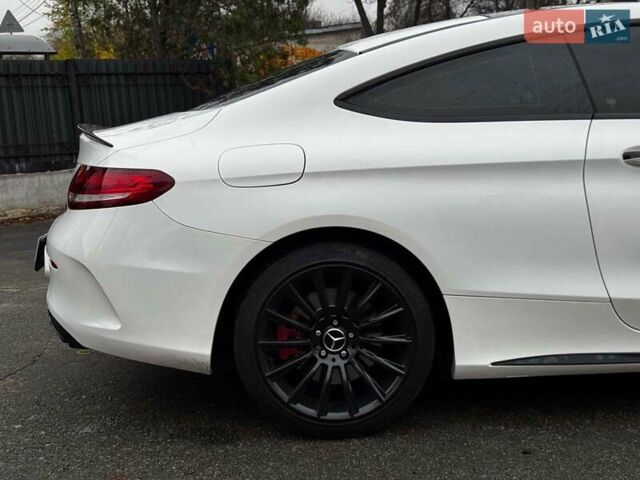 Білий Мерседес Ц-Клас, об'ємом двигуна 3 л та пробігом 88 тис. км за 30740 $, фото 10 на Automoto.ua