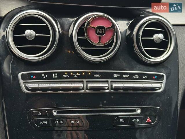 Білий Мерседес Ц-Клас, об'ємом двигуна 3 л та пробігом 88 тис. км за 30740 $, фото 30 на Automoto.ua