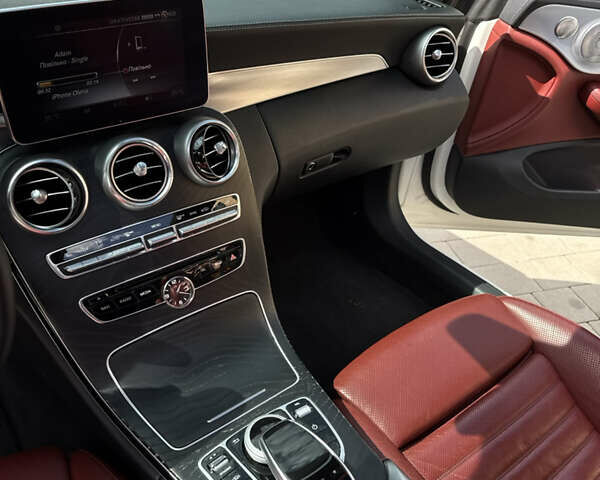 Білий Мерседес Ц-Клас, об'ємом двигуна 2 л та пробігом 111 тис. км за 36000 $, фото 2 на Automoto.ua