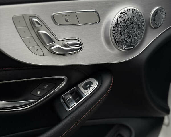 Белый Мерседес Ц-Класс, объемом двигателя 3 л и пробегом 133 тыс. км за 24999 $, фото 14 на Automoto.ua