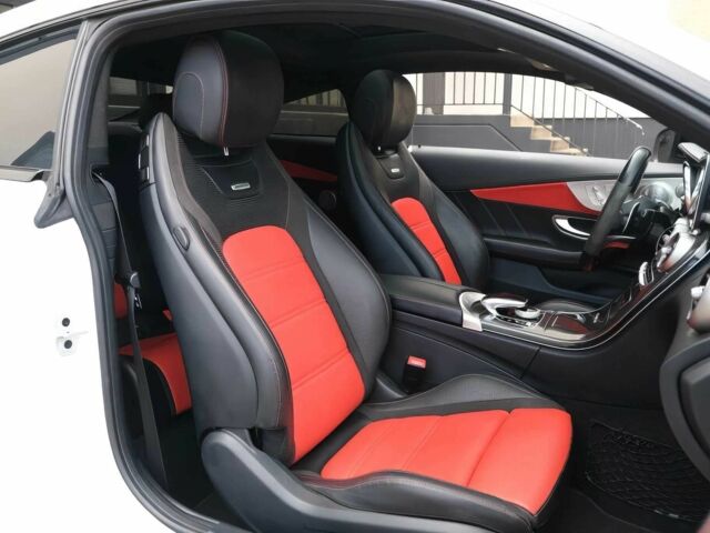 Белый Мерседес Ц-Класс, объемом двигателя 4 л и пробегом 61 тыс. км за 14200 $, фото 8 на Automoto.ua