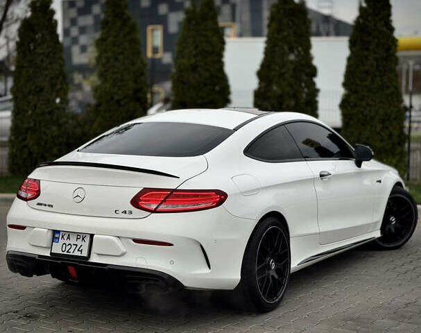 Білий Мерседес Ц-Клас, об'ємом двигуна 3 л та пробігом 133 тис. км за 25990 $, фото 6 на Automoto.ua