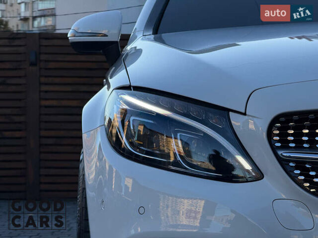Мерседес Ц-Класс 2017 в Одессе на Automoto.ua Белый Мерседес Ц-Класс, объемом двигателя 1.99 л и пробегом 37 тыс. км за 29900 $, фото 12 на Automoto.ua