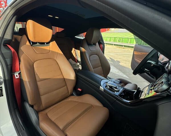 Белый Мерседес Ц-Класс, объемом двигателя 1.95 л и пробегом 103 тыс. км за 39999 $, фото 19 на Automoto.ua