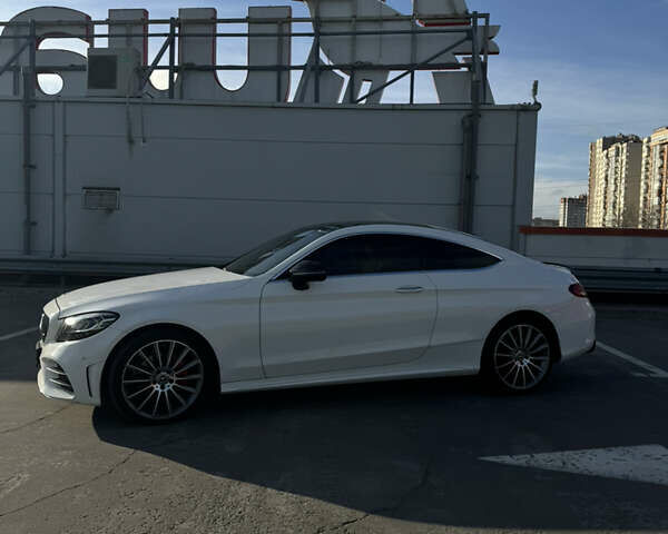 Белый Мерседес Ц-Класс, объемом двигателя 1.95 л и пробегом 103 тыс. км за 39999 $, фото 3 на Automoto.ua