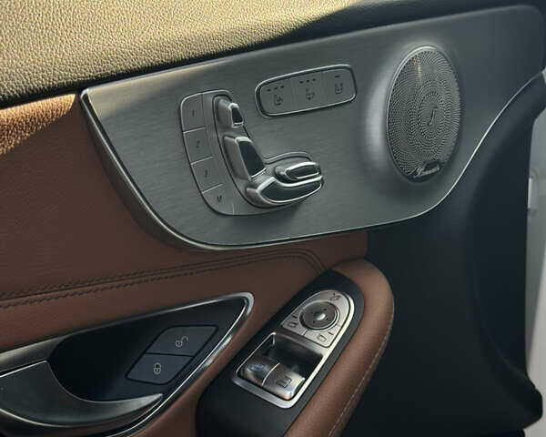 Белый Мерседес Ц-Класс, объемом двигателя 1.95 л и пробегом 103 тыс. км за 39999 $, фото 14 на Automoto.ua