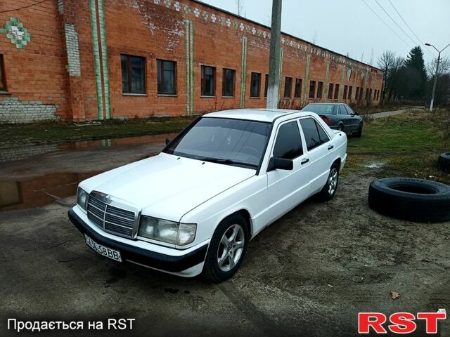 Білий Мерседес Ц-Клас, об'ємом двигуна 2 л та пробігом 320 тис. км за 1850 $, фото 1 на Automoto.ua