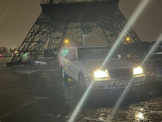 Белый Мерседес Ц-Класс, объемом двигателя 0 л и пробегом 230 тыс. км за 1000 $, фото 1 на Automoto.ua