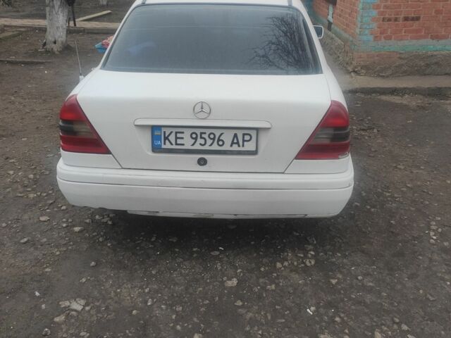 Білий Мерседес Ц-Клас, об'ємом двигуна 1.8 л та пробігом 30 тис. км за 1894 $, фото 2 на Automoto.ua