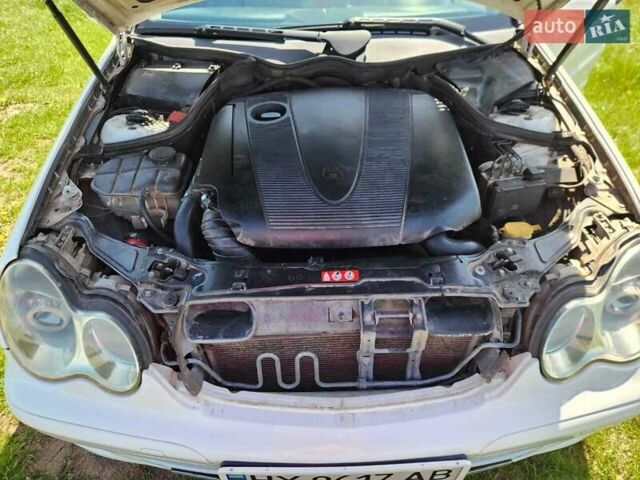 Белый Мерседес Ц-Класс, объемом двигателя 2.1 л и пробегом 329 тыс. км за 6250 $, фото 13 на Automoto.ua