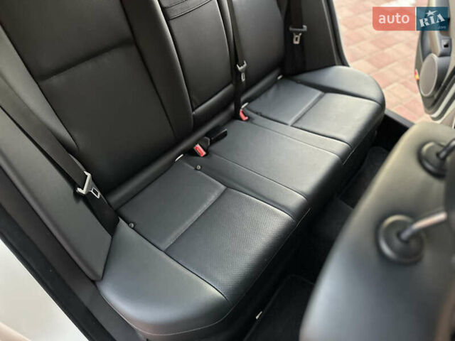 Белый Мерседес Ц-Класс, объемом двигателя 3 л и пробегом 155 тыс. км за 11700 $, фото 35 на Automoto.ua