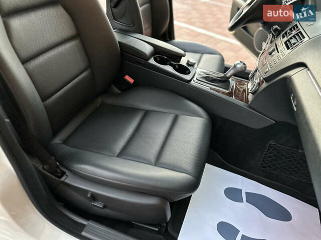 Белый Мерседес Ц-Класс, объемом двигателя 3 л и пробегом 155 тыс. км за 11700 $, фото 27 на Automoto.ua