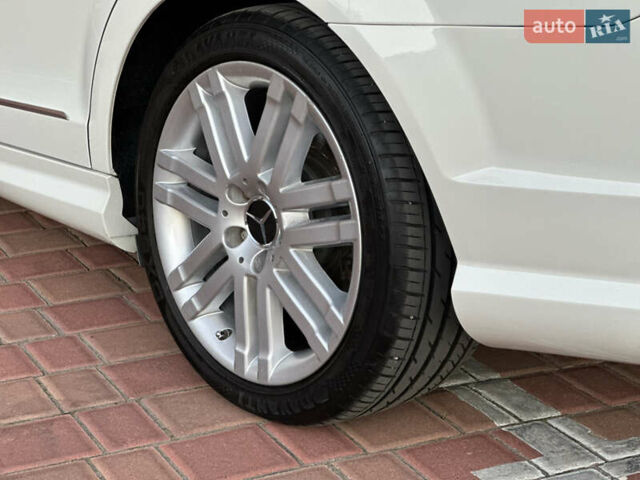 Белый Мерседес Ц-Класс, объемом двигателя 3 л и пробегом 155 тыс. км за 11700 $, фото 20 на Automoto.ua