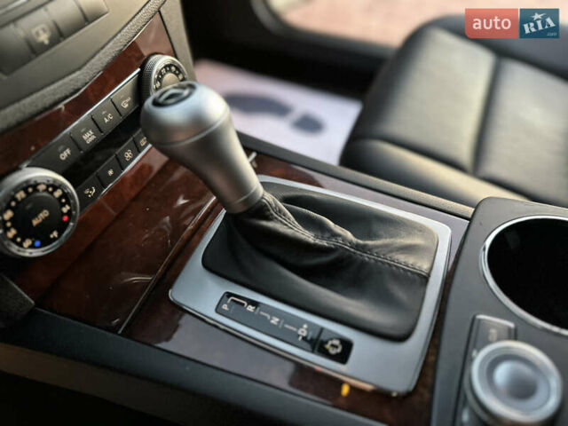 Белый Мерседес Ц-Класс, объемом двигателя 3 л и пробегом 155 тыс. км за 11700 $, фото 56 на Automoto.ua