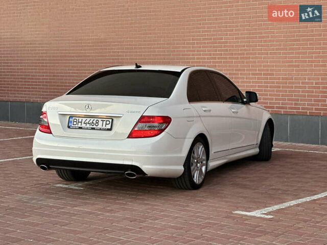 Белый Мерседес Ц-Класс, объемом двигателя 3 л и пробегом 155 тыс. км за 11700 $, фото 18 на Automoto.ua