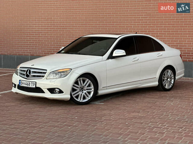 Белый Мерседес Ц-Класс, объемом двигателя 3 л и пробегом 155 тыс. км за 11700 $, фото 5 на Automoto.ua