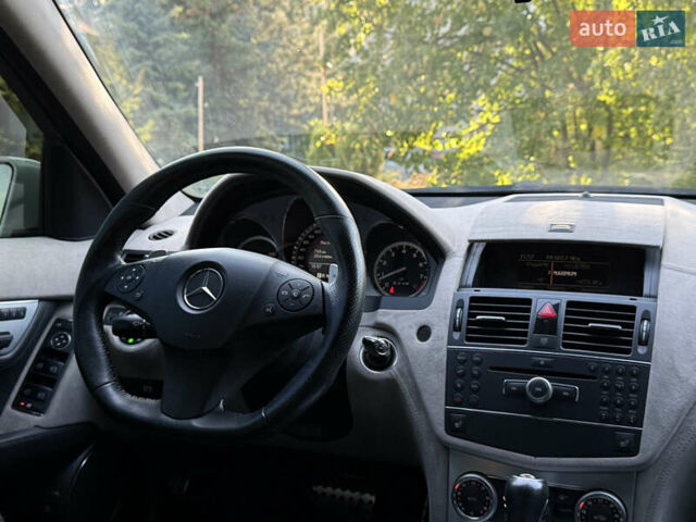 Білий Мерседес Ц-Клас, об'ємом двигуна 6.21 л та пробігом 99 тис. км за 29000 $, фото 18 на Automoto.ua