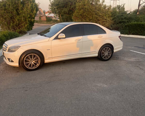 Білий Мерседес Ц-Клас, об'ємом двигуна 1.8 л та пробігом 201 тис. км за 8000 $, фото 4 на Automoto.ua