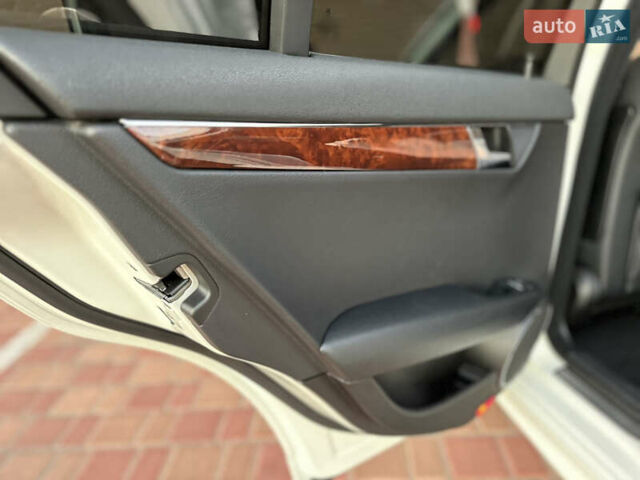 Белый Мерседес Ц-Класс, объемом двигателя 3 л и пробегом 155 тыс. км за 11700 $, фото 39 на Automoto.ua