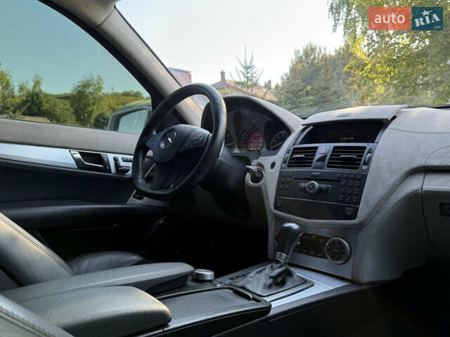 Білий Мерседес Ц-Клас, об'ємом двигуна 6.21 л та пробігом 99 тис. км за 29000 $, фото 15 на Automoto.ua