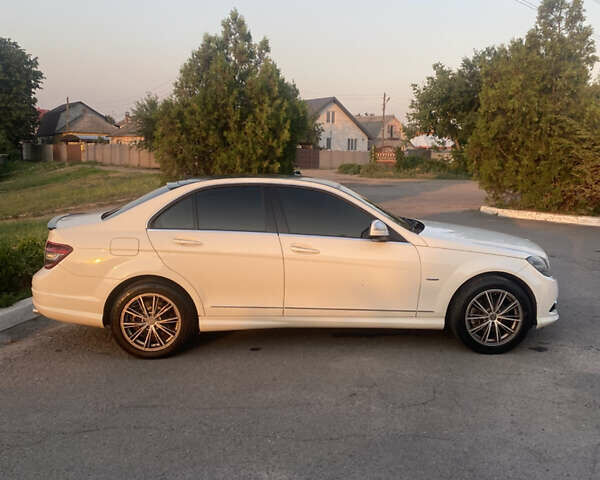 Білий Мерседес Ц-Клас, об'ємом двигуна 1.8 л та пробігом 201 тис. км за 8000 $, фото 5 на Automoto.ua