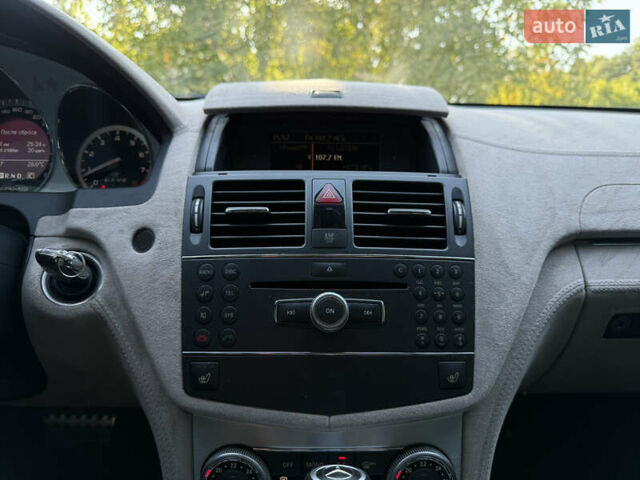Білий Мерседес Ц-Клас, об'ємом двигуна 6.21 л та пробігом 99 тис. км за 29000 $, фото 17 на Automoto.ua