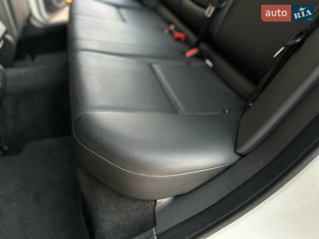 Белый Мерседес Ц-Класс, объемом двигателя 3 л и пробегом 155 тыс. км за 11700 $, фото 38 на Automoto.ua