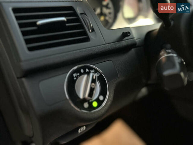 Белый Мерседес Ц-Класс, объемом двигателя 3 л и пробегом 155 тыс. км за 11700 $, фото 54 на Automoto.ua