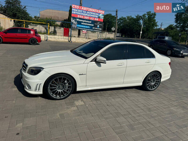 Білий Мерседес Ц-Клас, об'ємом двигуна 6.21 л та пробігом 100 тис. км за 29999 $, фото 2 на Automoto.ua