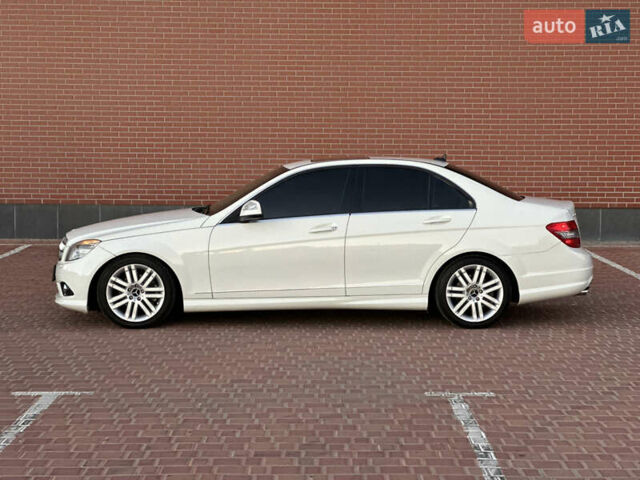 Белый Мерседес Ц-Класс, объемом двигателя 3 л и пробегом 155 тыс. км за 11700 $, фото 51 на Automoto.ua