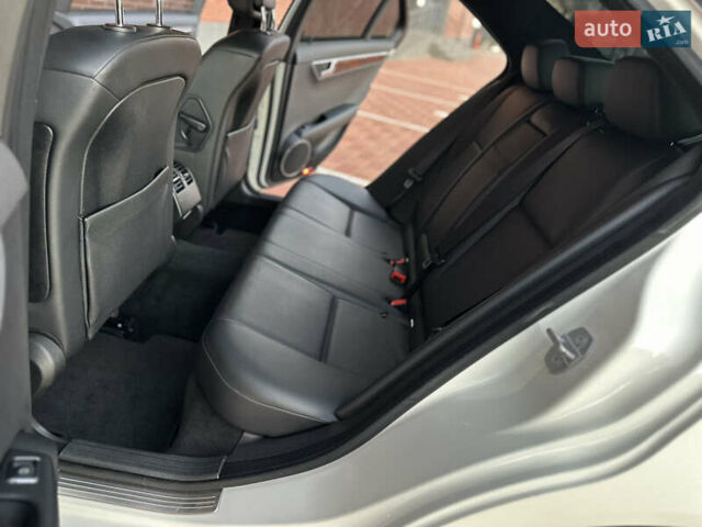 Белый Мерседес Ц-Класс, объемом двигателя 3 л и пробегом 155 тыс. км за 11700 $, фото 37 на Automoto.ua