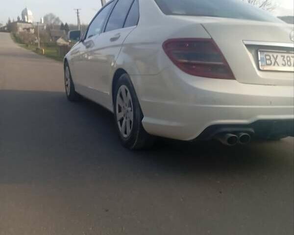 Білий Мерседес Ц-Клас, об'ємом двигуна 2.14 л та пробігом 345 тис. км за 7999 $, фото 3 на Automoto.ua