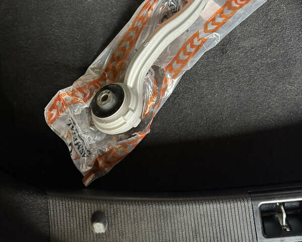 Белый Мерседес Ц-Класс, объемом двигателя 1.8 л и пробегом 265 тыс. км за 11555 $, фото 95 на Automoto.ua