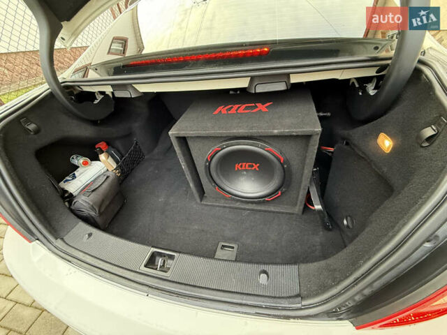 Білий Мерседес Ц-Клас, об'ємом двигуна 3 л та пробігом 230 тис. км за 13300 $, фото 15 на Automoto.ua