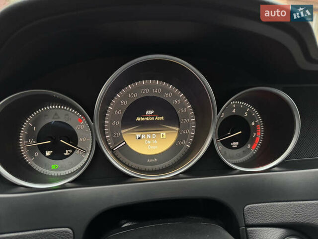 Белый Мерседес Ц-Класс, объемом двигателя 1.8 л и пробегом 265 тыс. км за 9999 $, фото 166 на Automoto.ua