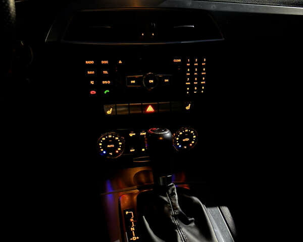 Белый Мерседес Ц-Класс, объемом двигателя 1.8 л и пробегом 265 тыс. км за 11555 $, фото 51 на Automoto.ua