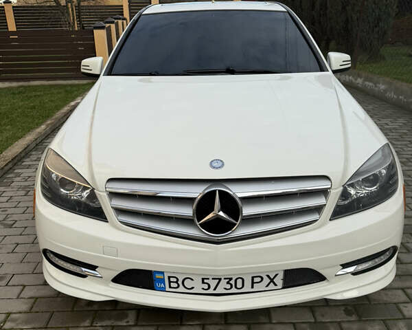 Білий Мерседес Ц-Клас, об'ємом двигуна 3 л та пробігом 230 тис. км за 13300 $, фото 3 на Automoto.ua
