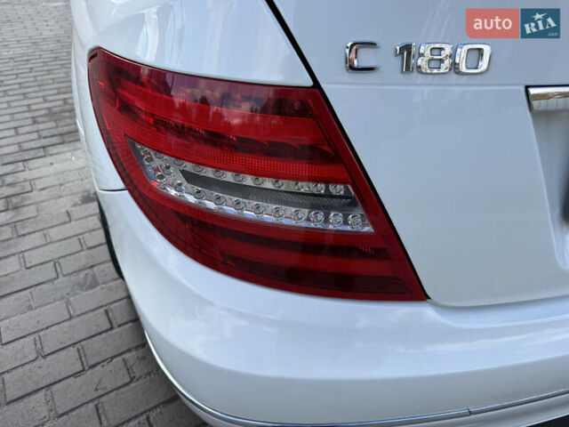 Белый Мерседес Ц-Класс, объемом двигателя 1.8 л и пробегом 265 тыс. км за 9999 $, фото 37 на Automoto.ua
