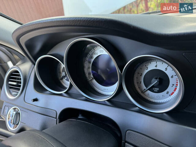 Белый Мерседес Ц-Класс, объемом двигателя 1.8 л и пробегом 265 тыс. км за 9999 $, фото 74 на Automoto.ua