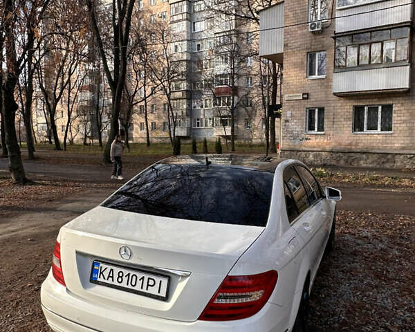 Білий Мерседес Ц-Клас, об'ємом двигуна 1.8 л та пробігом 175 тис. км за 13777 $, фото 3 на Automoto.ua